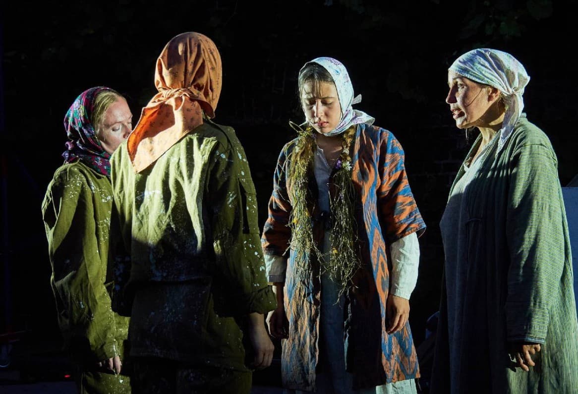 Материнское поле (Драматический театр)