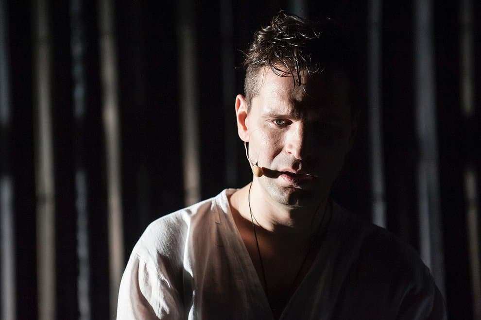 Бег (Театр Вахтангова)