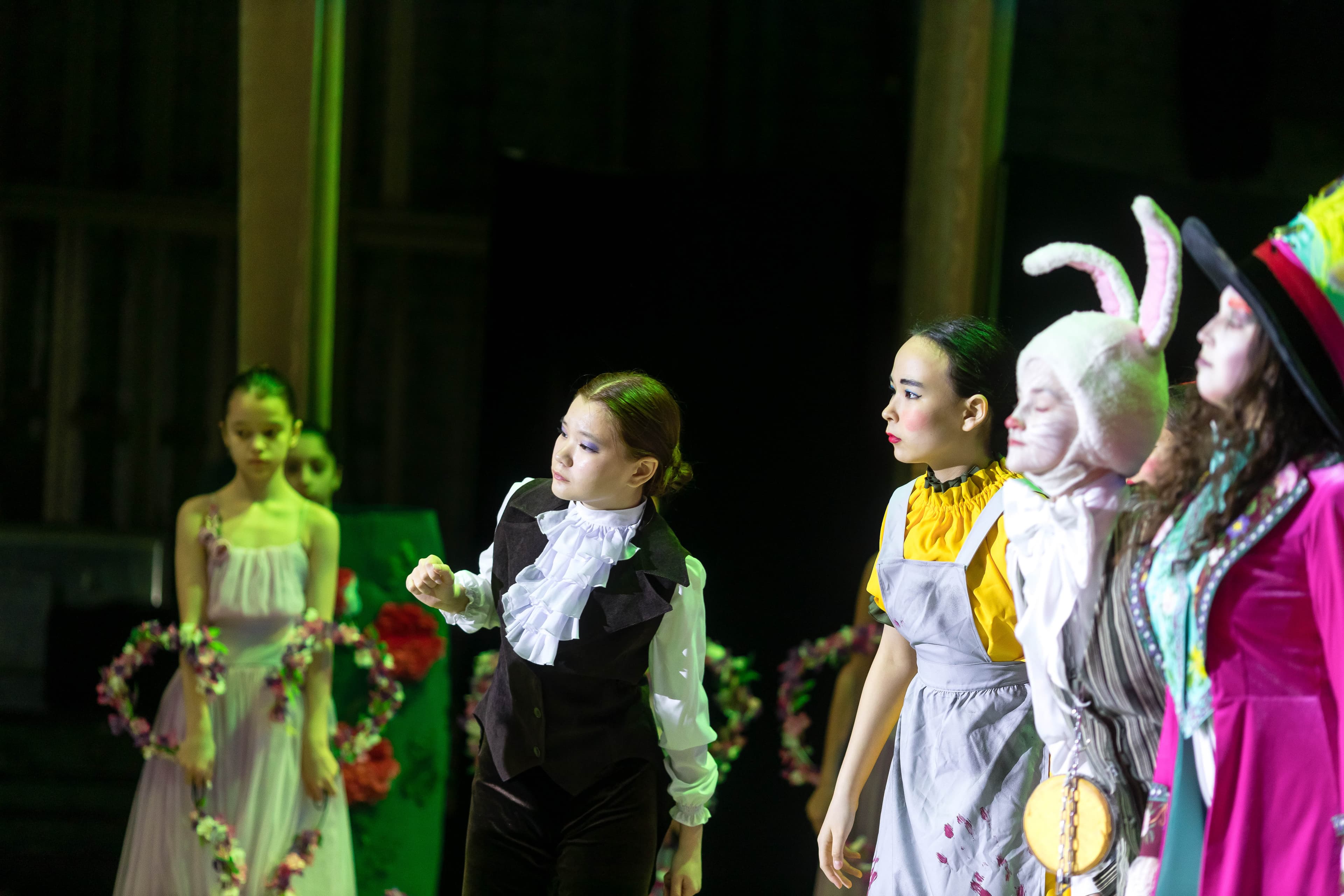 Алиса в стране чудес (Культурный центр «Урал»)