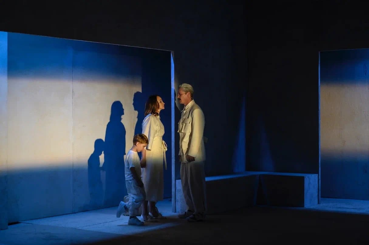 Далёкая Радуга (МХТ имени А. П. Чехова)