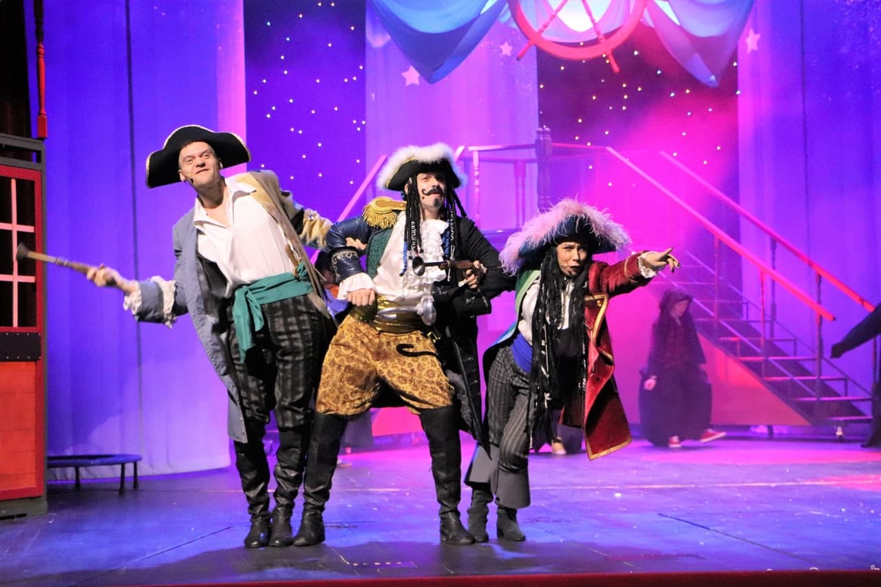 Остров непослушания (Областной драматический театр)