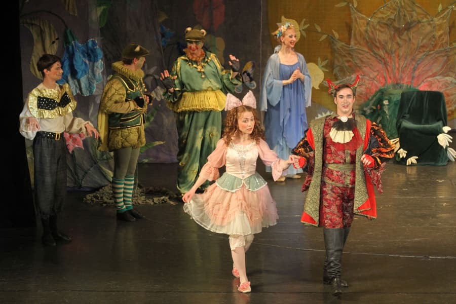 Дюймовочка (На Неве)