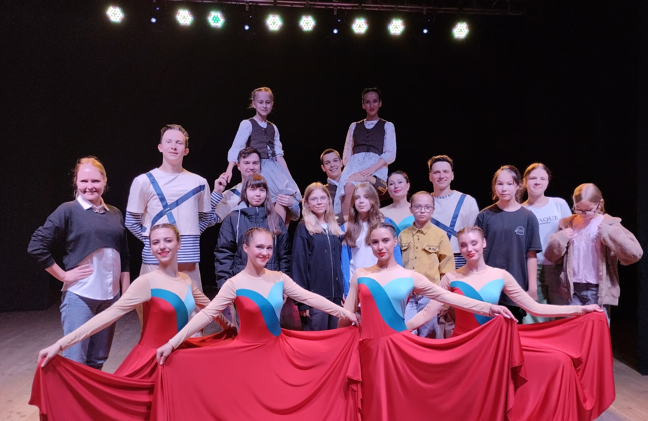 Танцующая романтика Грина (Дом народного творчества)