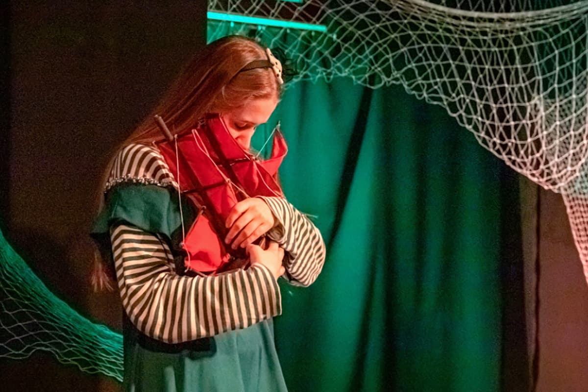 Алые паруса (Зазеркалье)