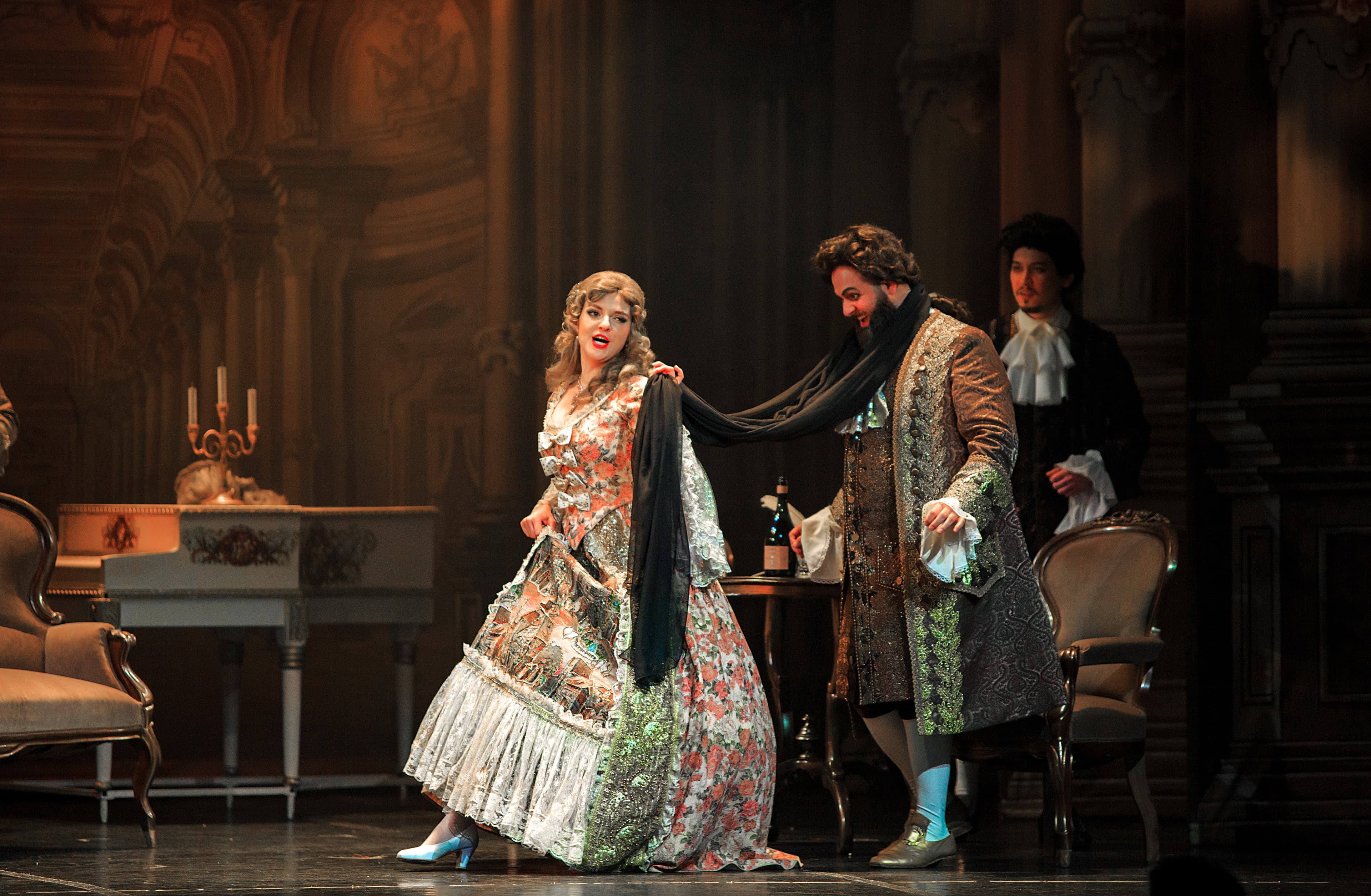 Директор театра. Сначала музыка, слова потом (Санктъ-Петербургъ Опера)