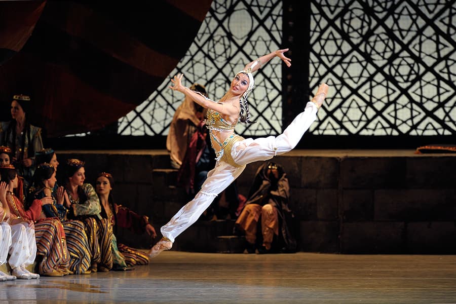 Бахчисарайский фонтан (Мариинский театр)