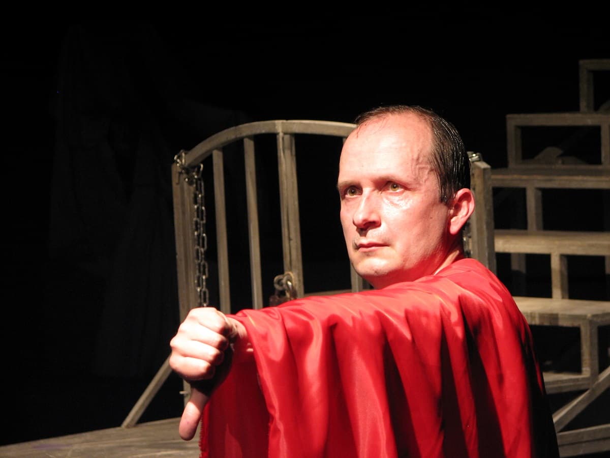 Он был титу­ляр­ный совет­ник (Мастерская Петра Фоменко)