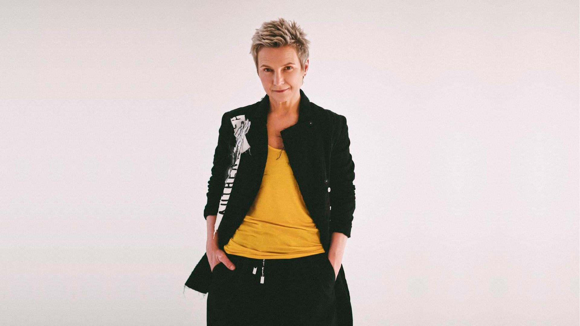 Сурганова и Оркестр (16 Тонн)