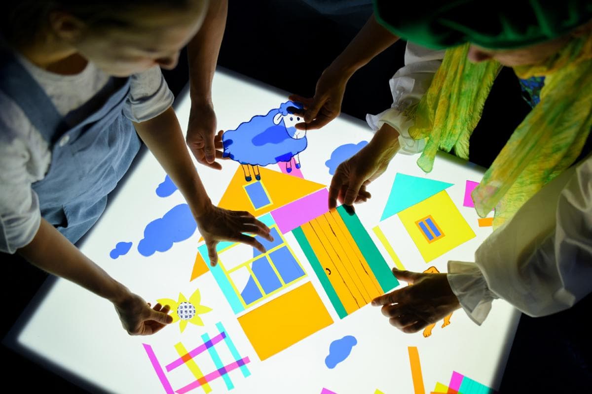 Петух и краски (Арлекин)