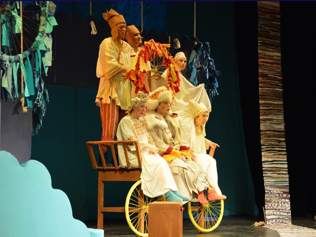 Сказка о царе Салтане (Молодёжный театр Алтая им. Золотухина)