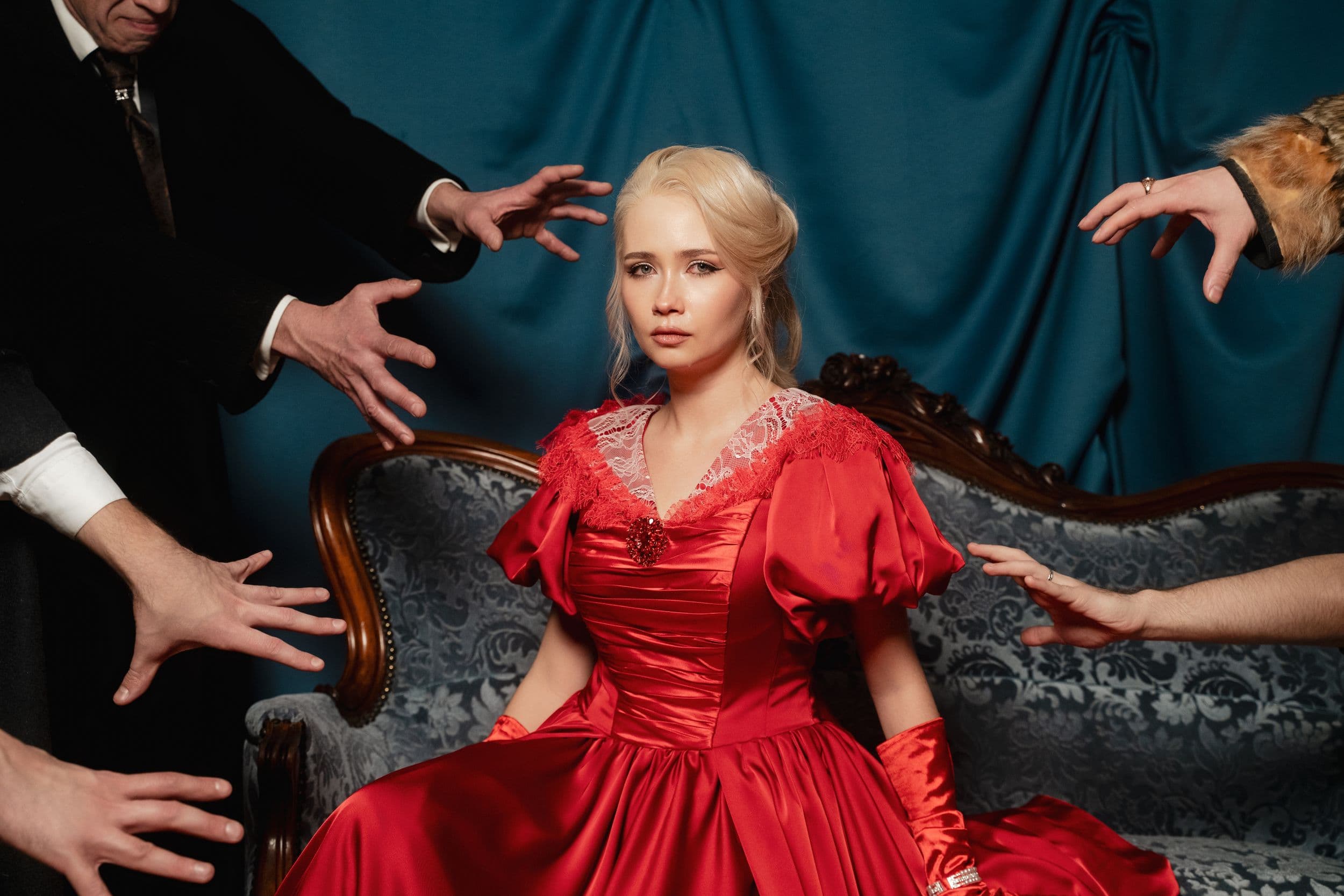 Идиот (ДК РГСУ)