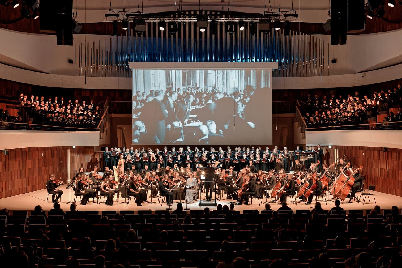 Синодальный хор (Мастерская «12» Никиты Михалкова)