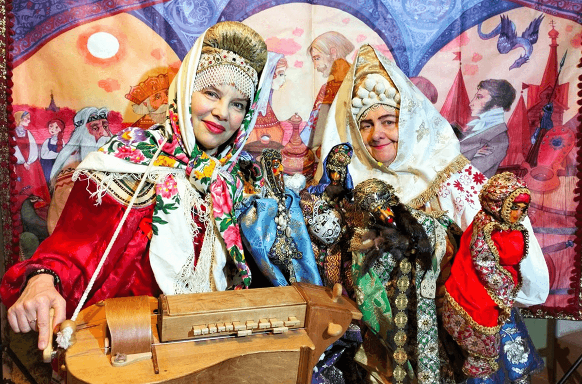 12 апостолов (Музыкальная квартира на Тверской)