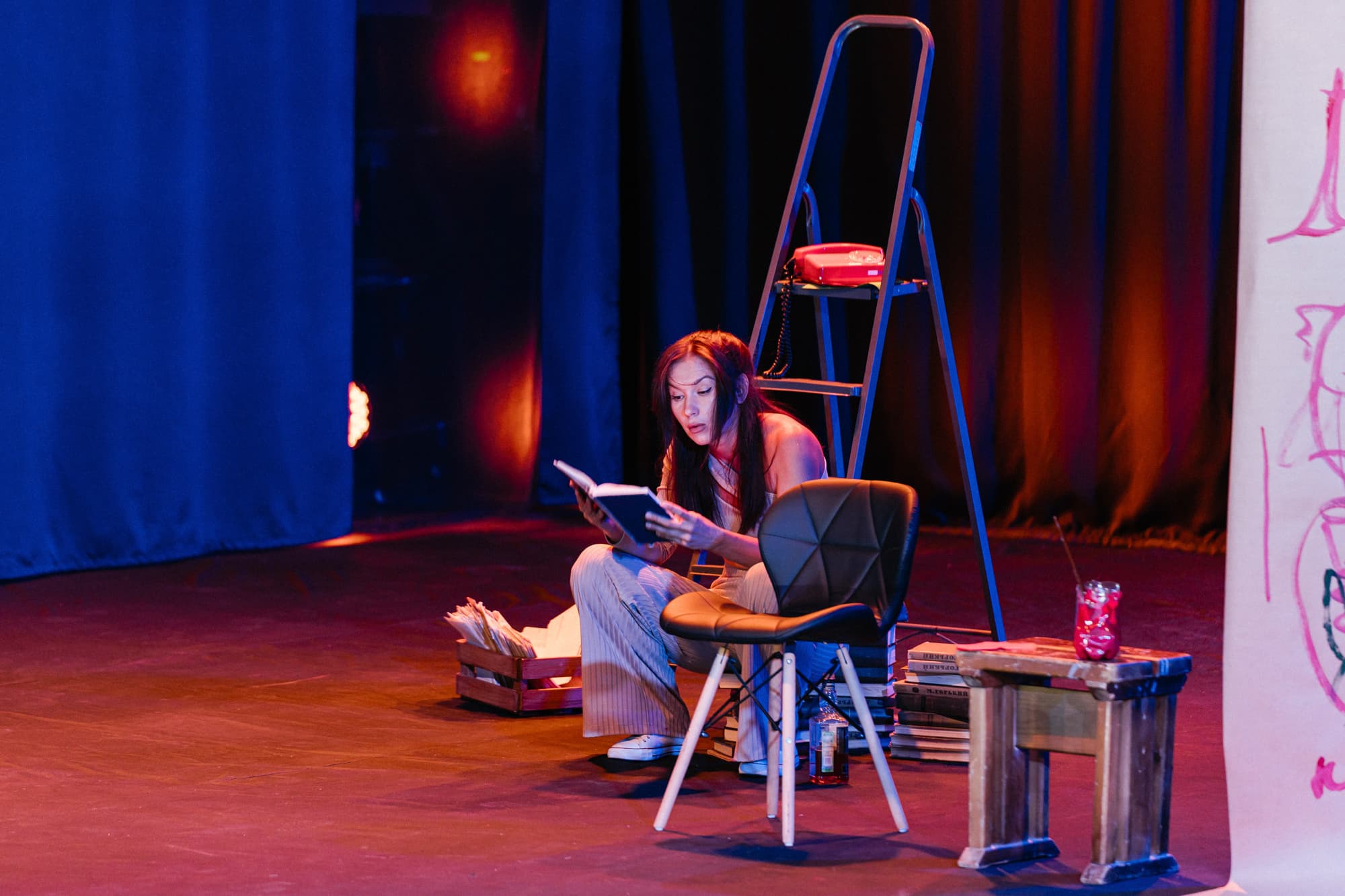 Бумажная любовь (Молодёжный театр «ВДТ» (Волжский))