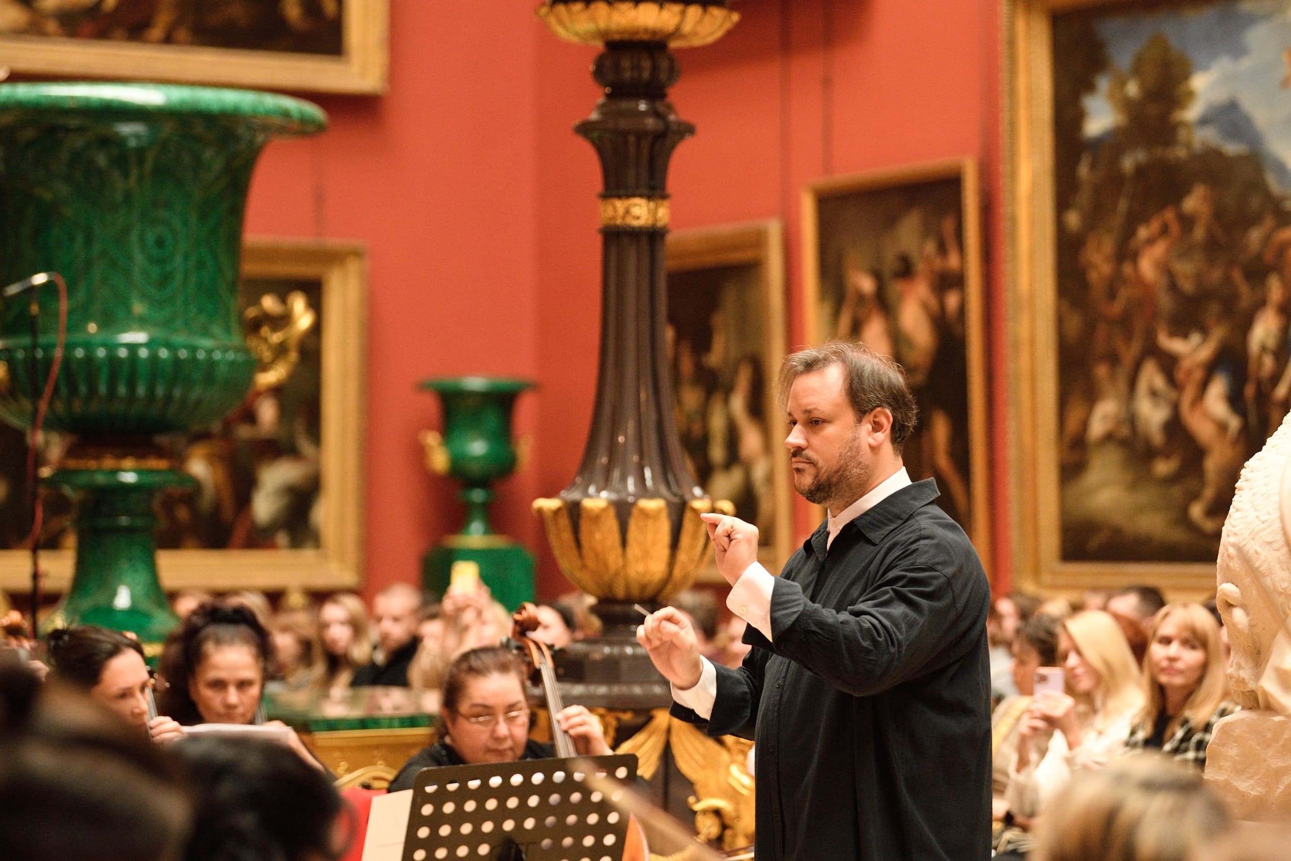 Чайковский. Театральные увертюры (Большой итальянский просвет Эрмитажа)