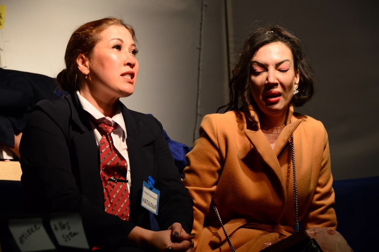 Жизнь в розовом стрессе (Дом писателя)