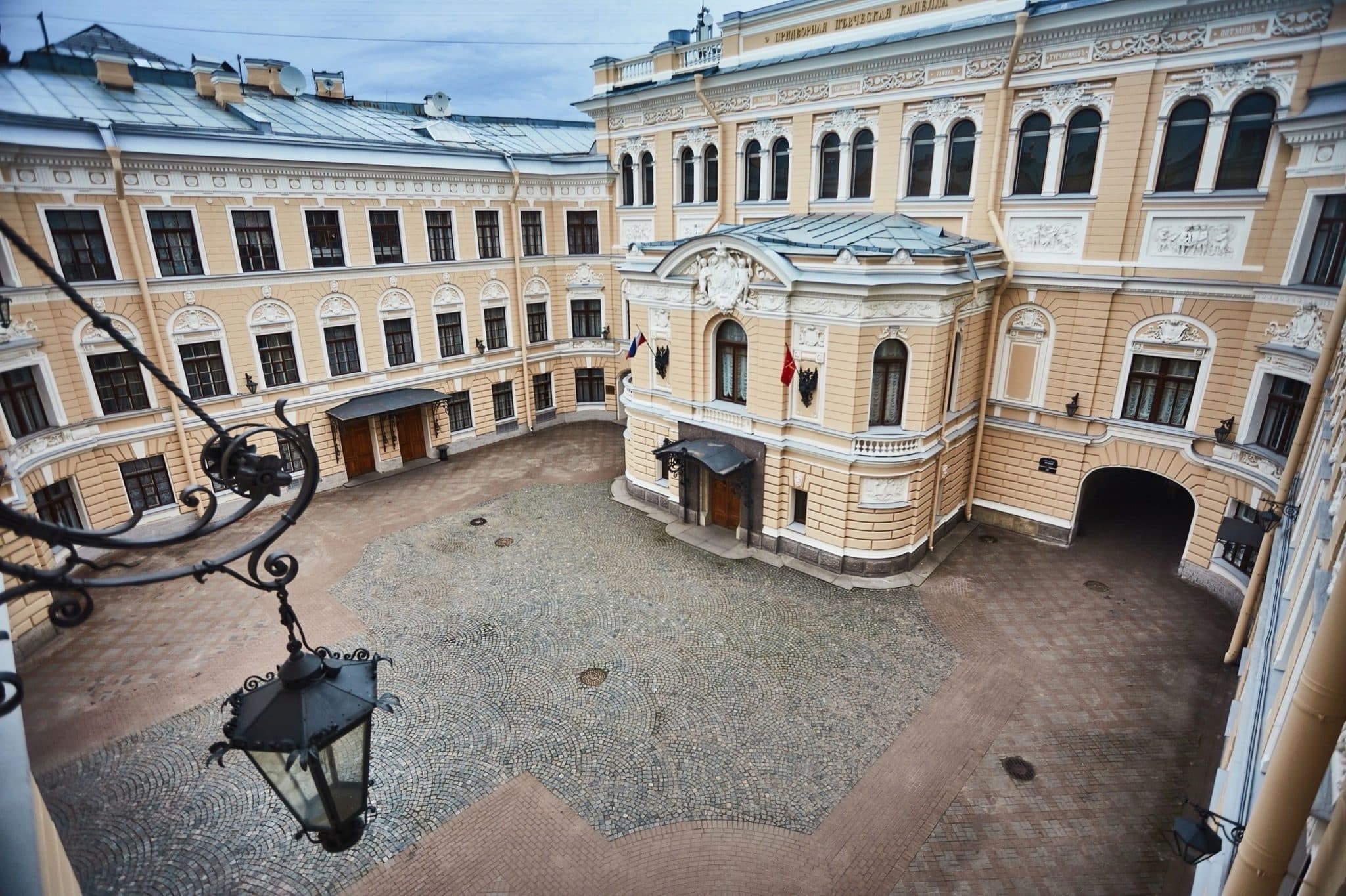В итальянскую оперу с оркестром Капеллы (Капелла)