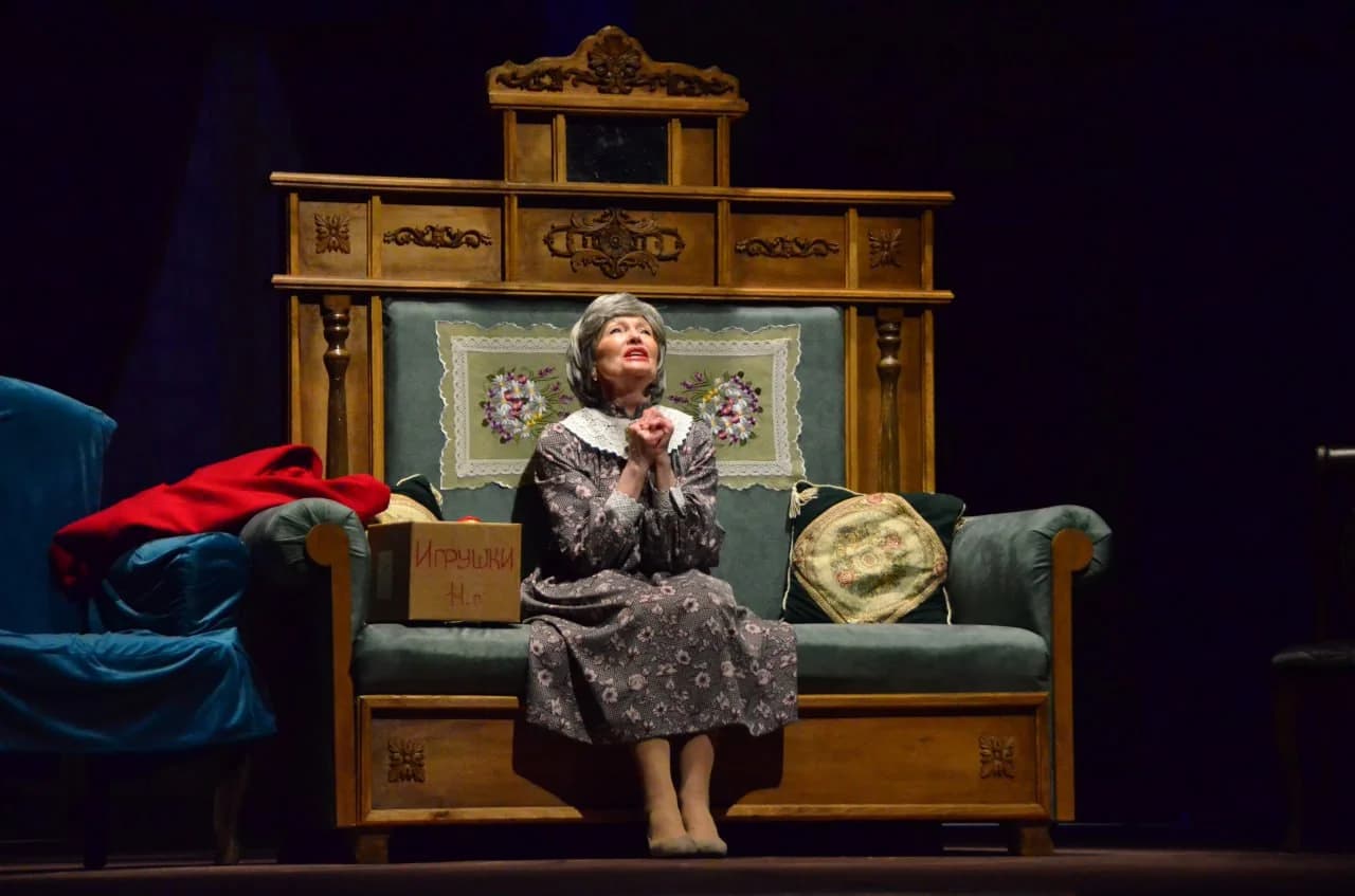 Давайте чокнемся! (Молодёжный театр на Фонтанке)