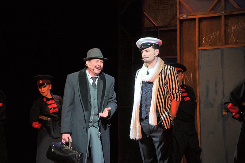 12 стульев (Музыкальный театр)