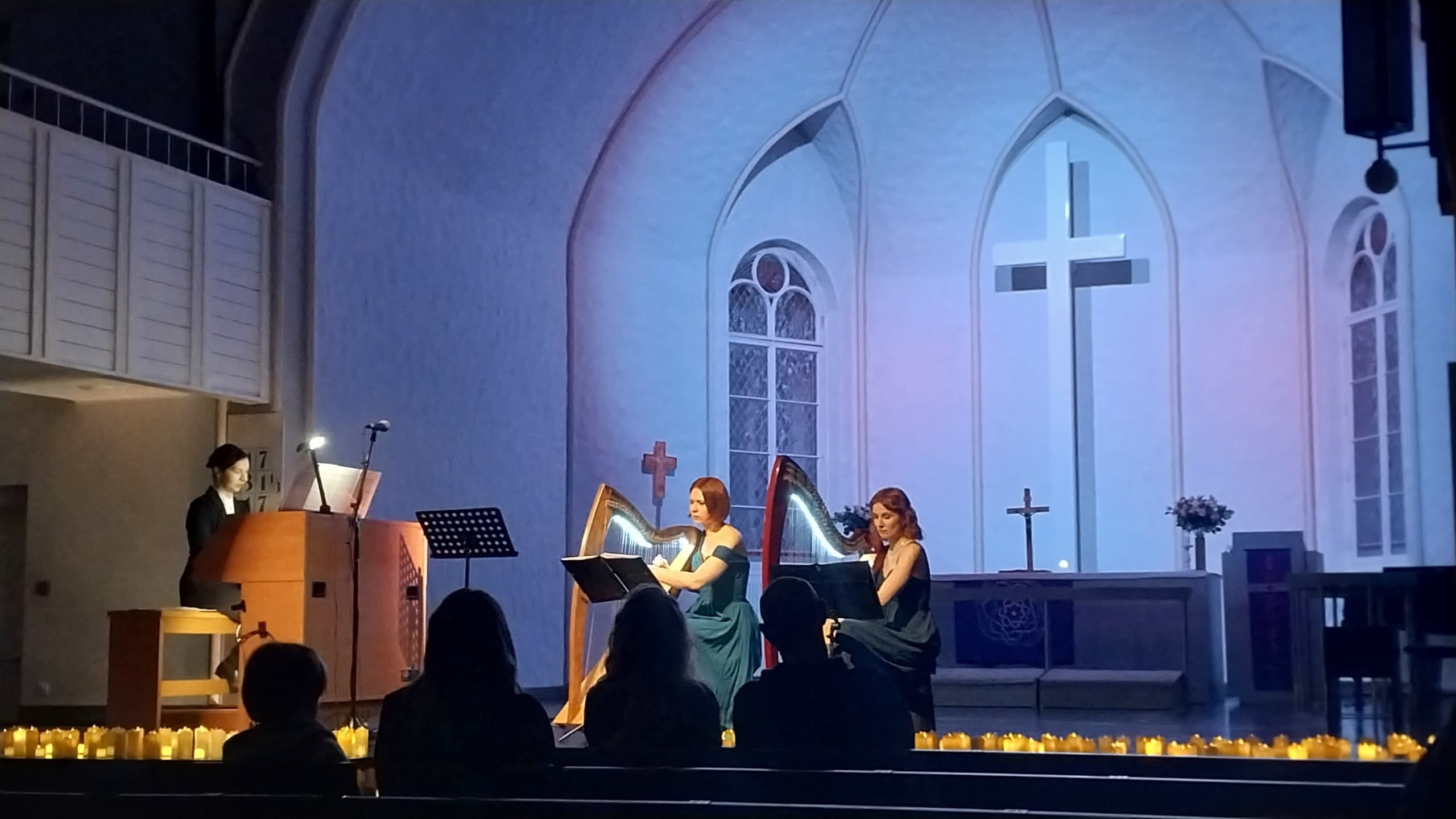 Кельтские арфы при свечах (Центр искусства и музыки библиотеки им. Маяковского)