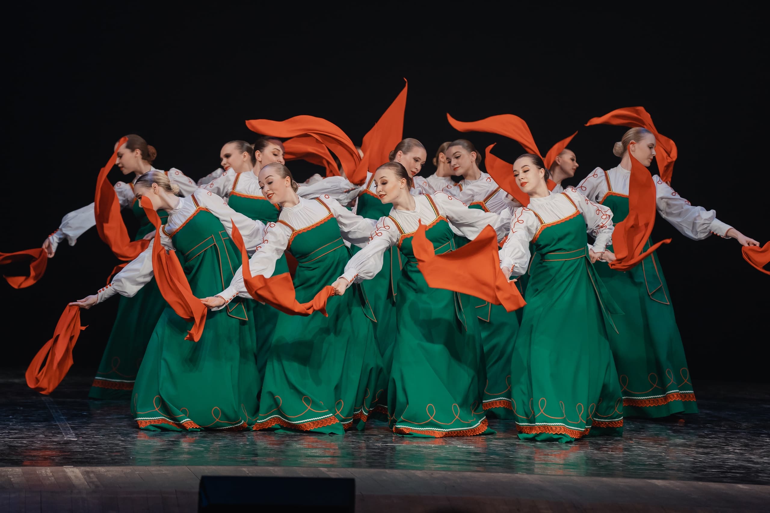 Хореографический ансамбль и школа-студия «Солнечная радуга» (Губерния)