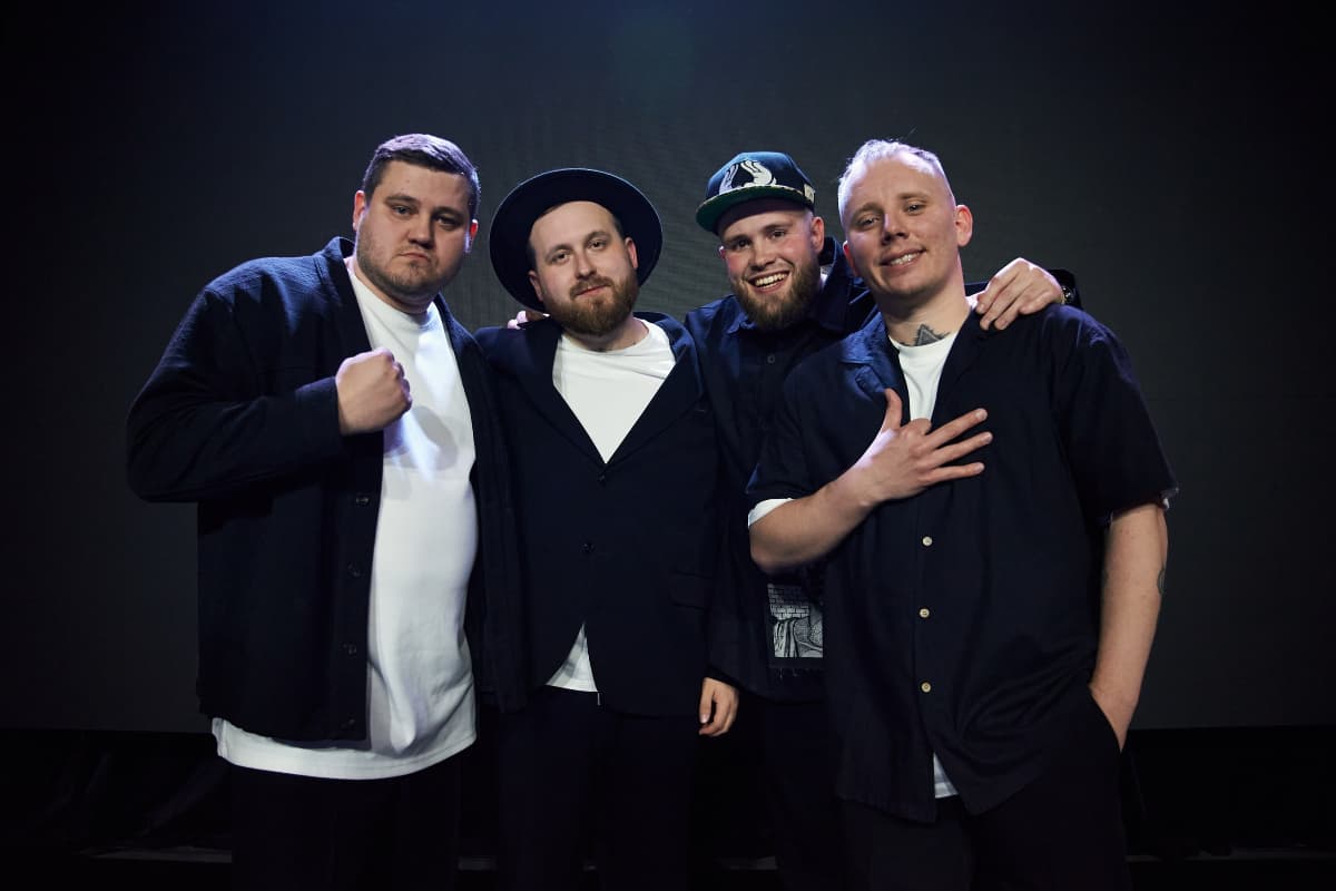 Команда «Мамины» (Концерт-холл «Кино»)