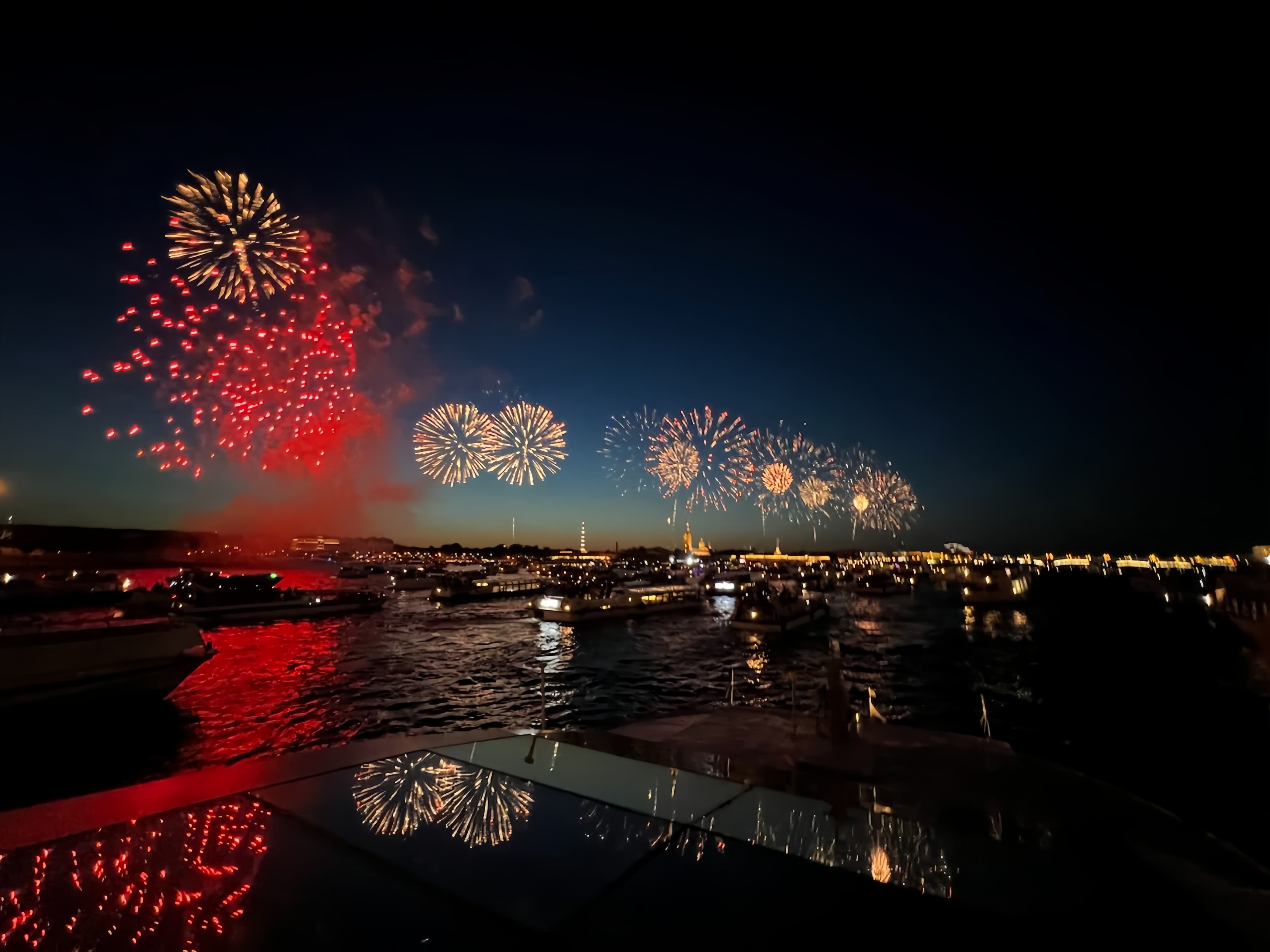 9 Мая. Салют с борта теплохода (аудиогид) (Причал «Петровский спуск»)