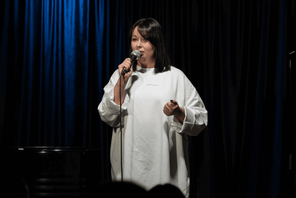 Девочки на опыте (Pravda Bar)