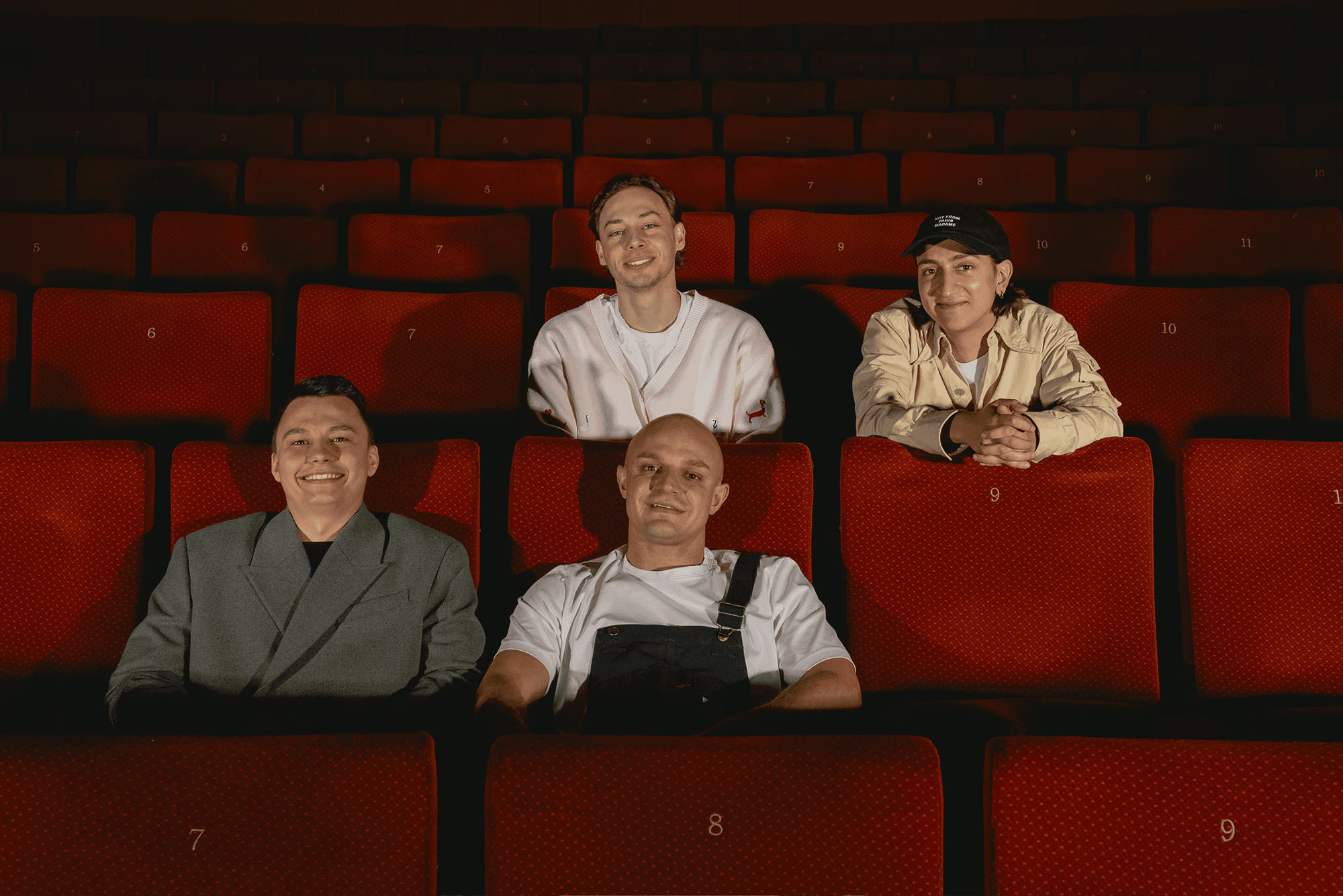 Опытные комики (Standup Room)