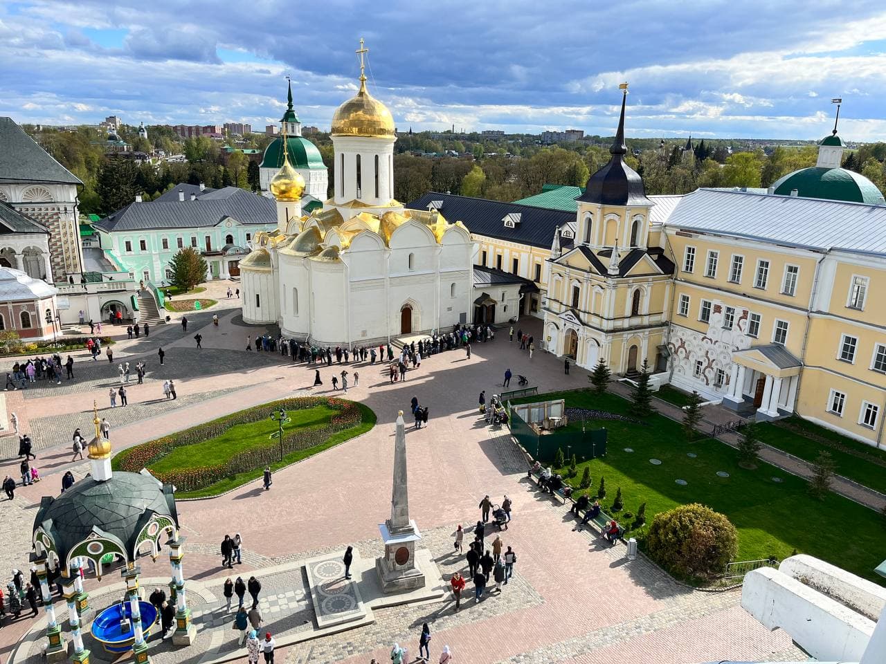 Обзорная экскурсия по Свято-Троицкой Сергиевой Лавре (Памятник Сергию Радонежскому)