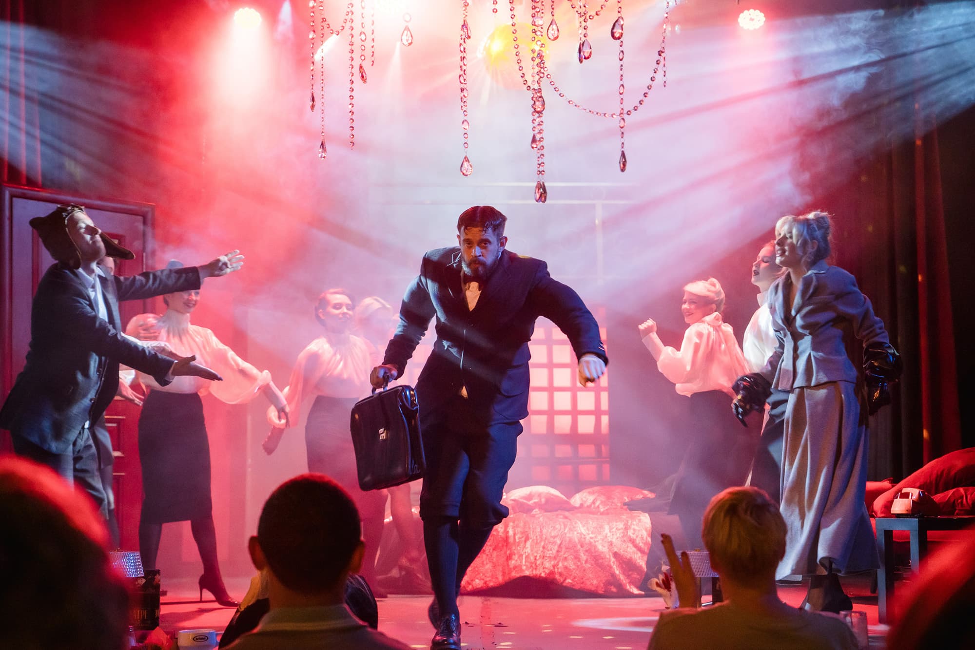 Хороший парень (Красная мельница)