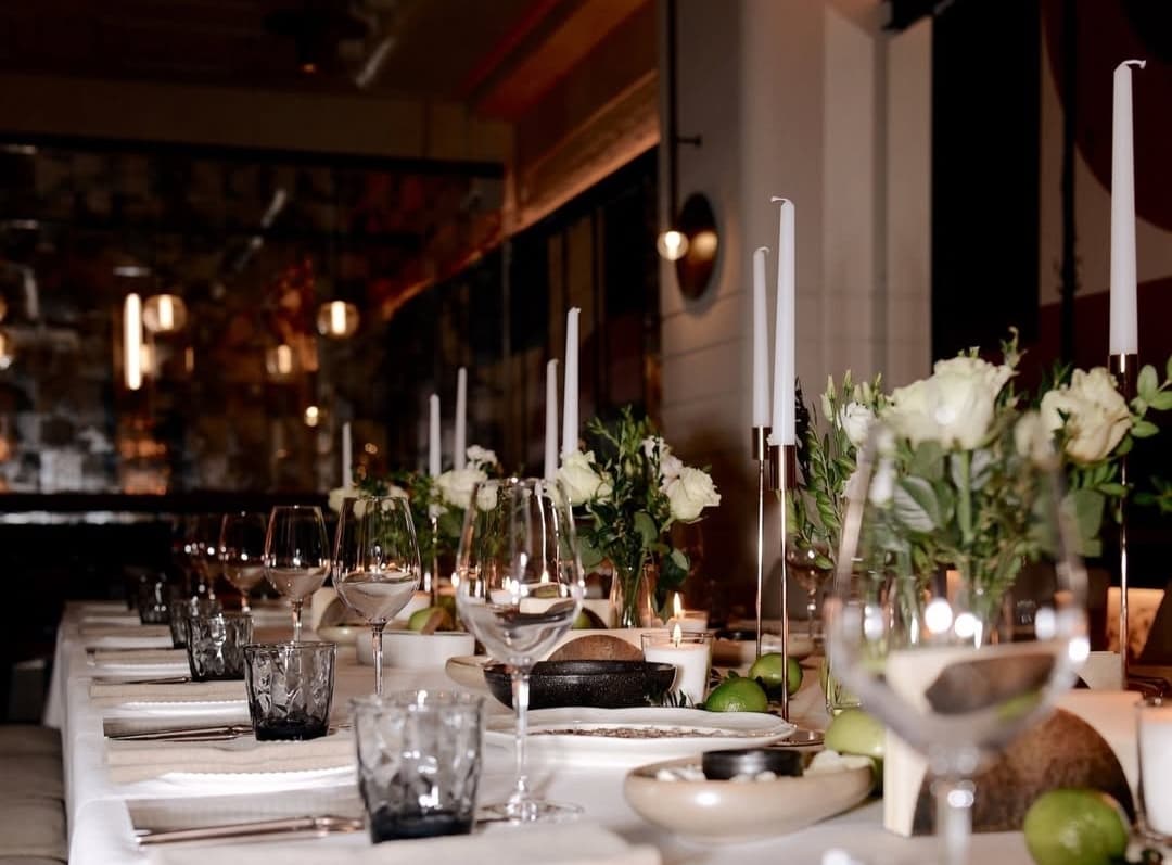 Застолье русского дворянства XVIII века: от петровских ассамблей до екатерининского этикета (Sixty Four)