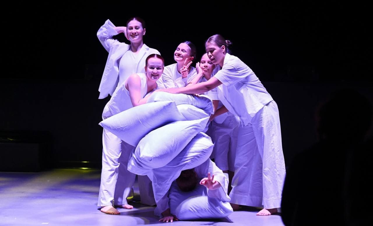 Mute (Театр наций. Новое пространство)