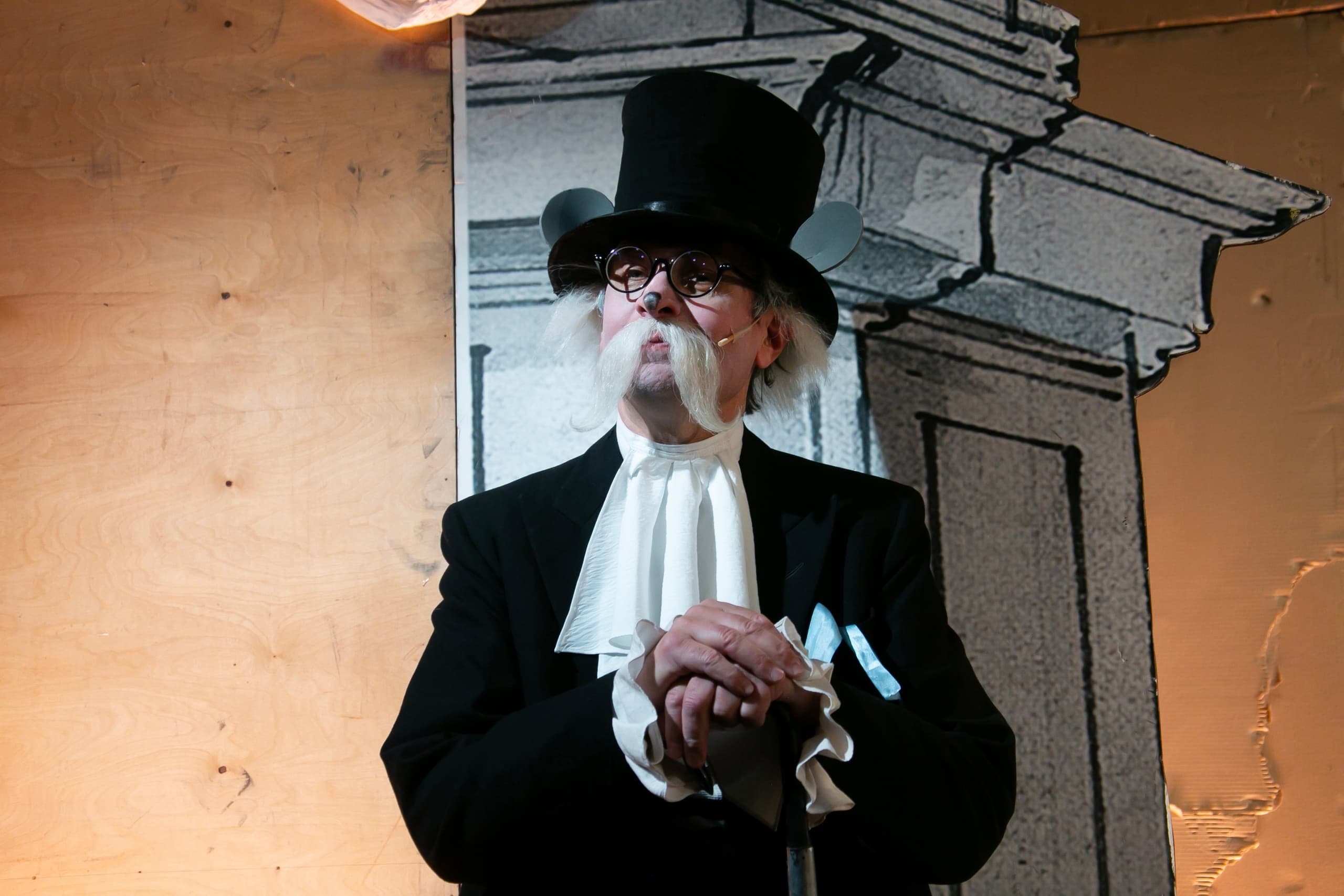 Тео — театральный капитан (Театр юного зрителя)