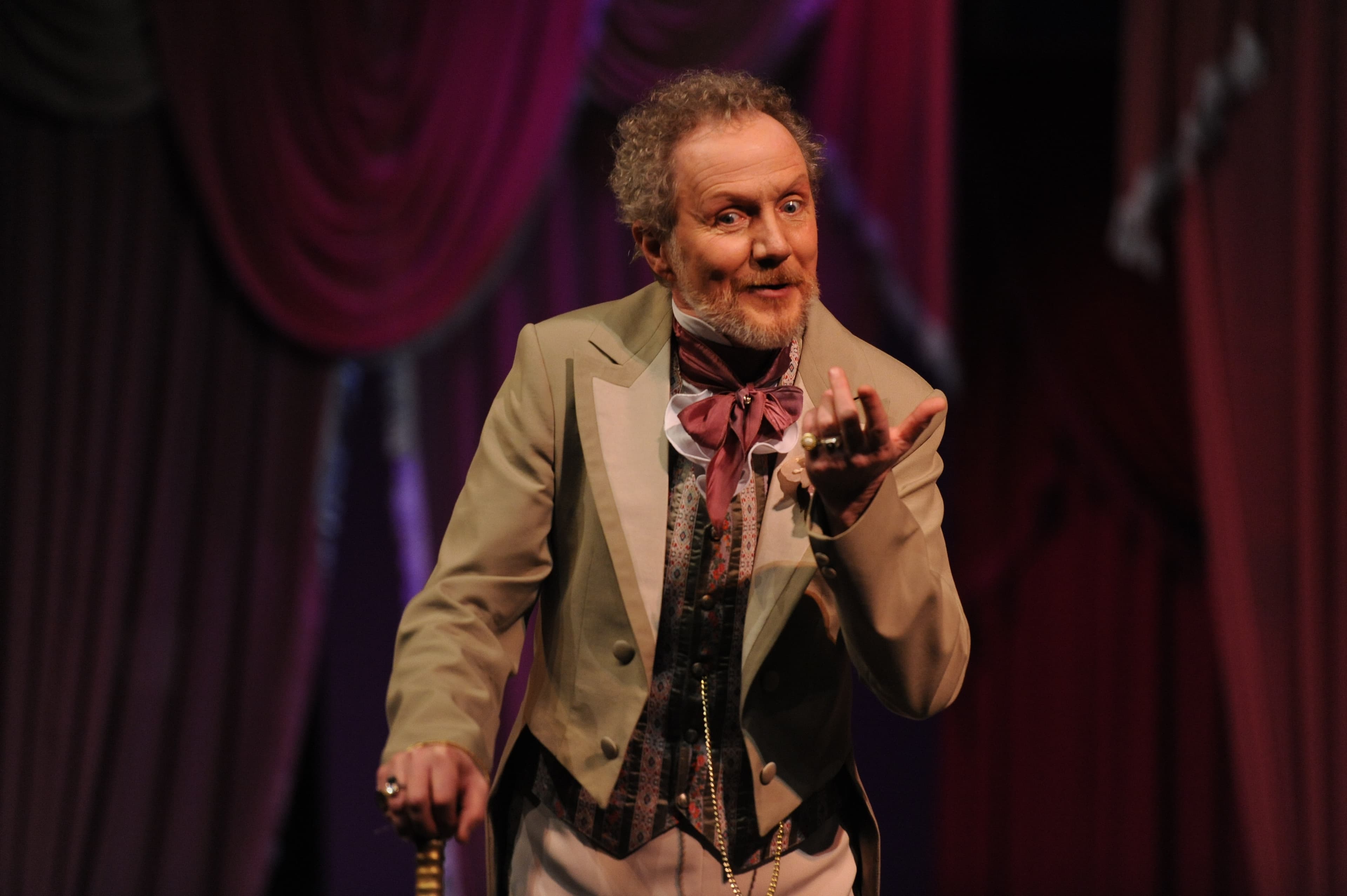 Бешеные деньги (Русский драматический театр)