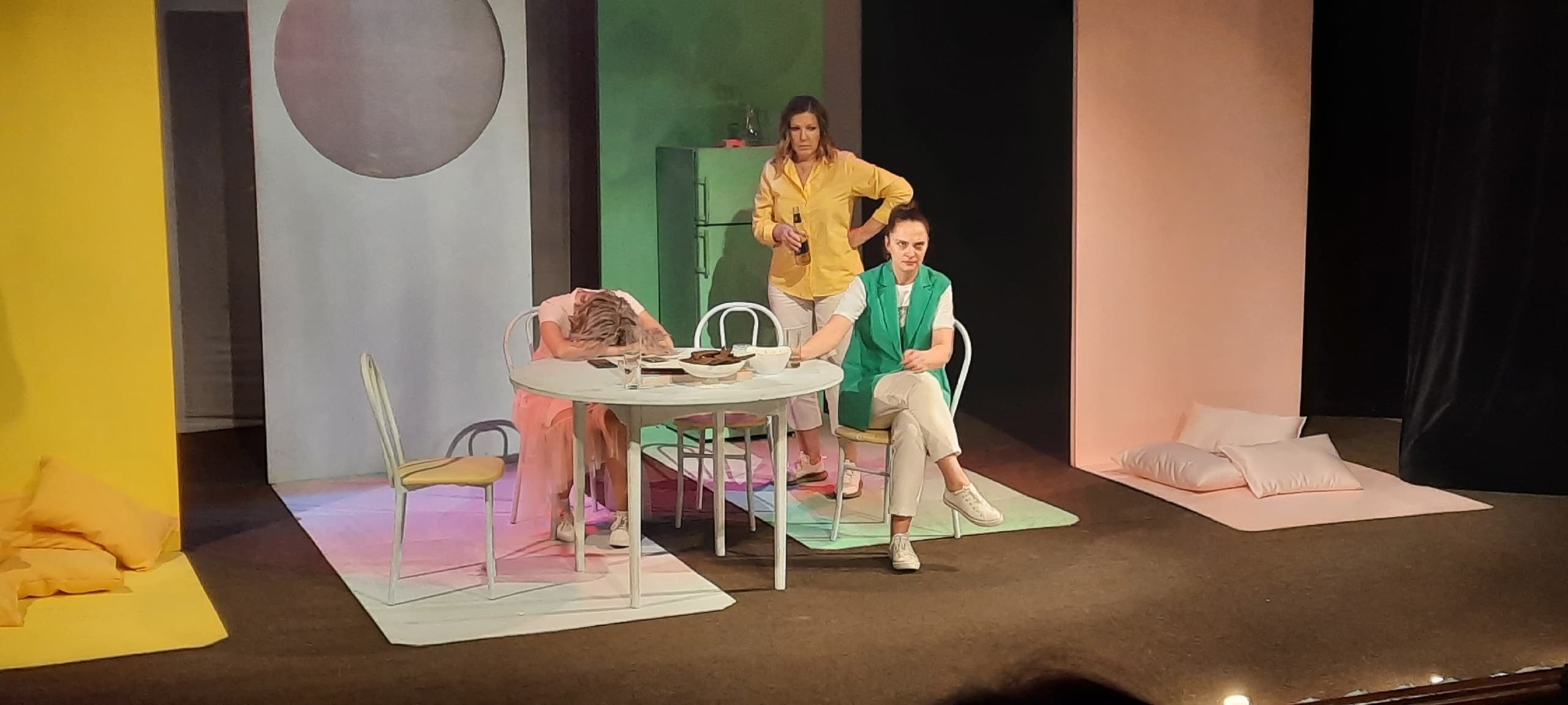 О чём говорят женщины (Версия)