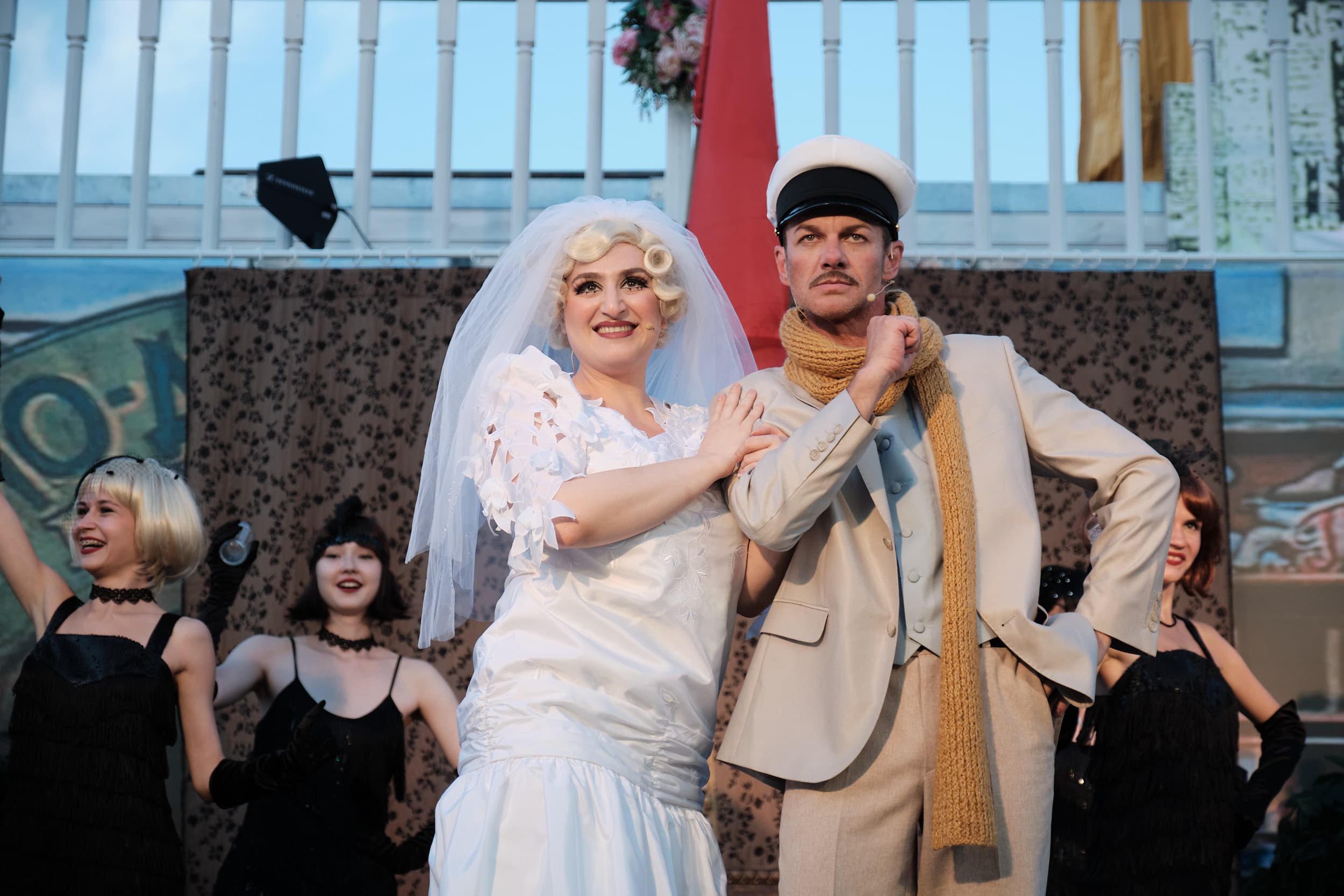 12 стульев (Театр «Пастила» в Музейном саду)