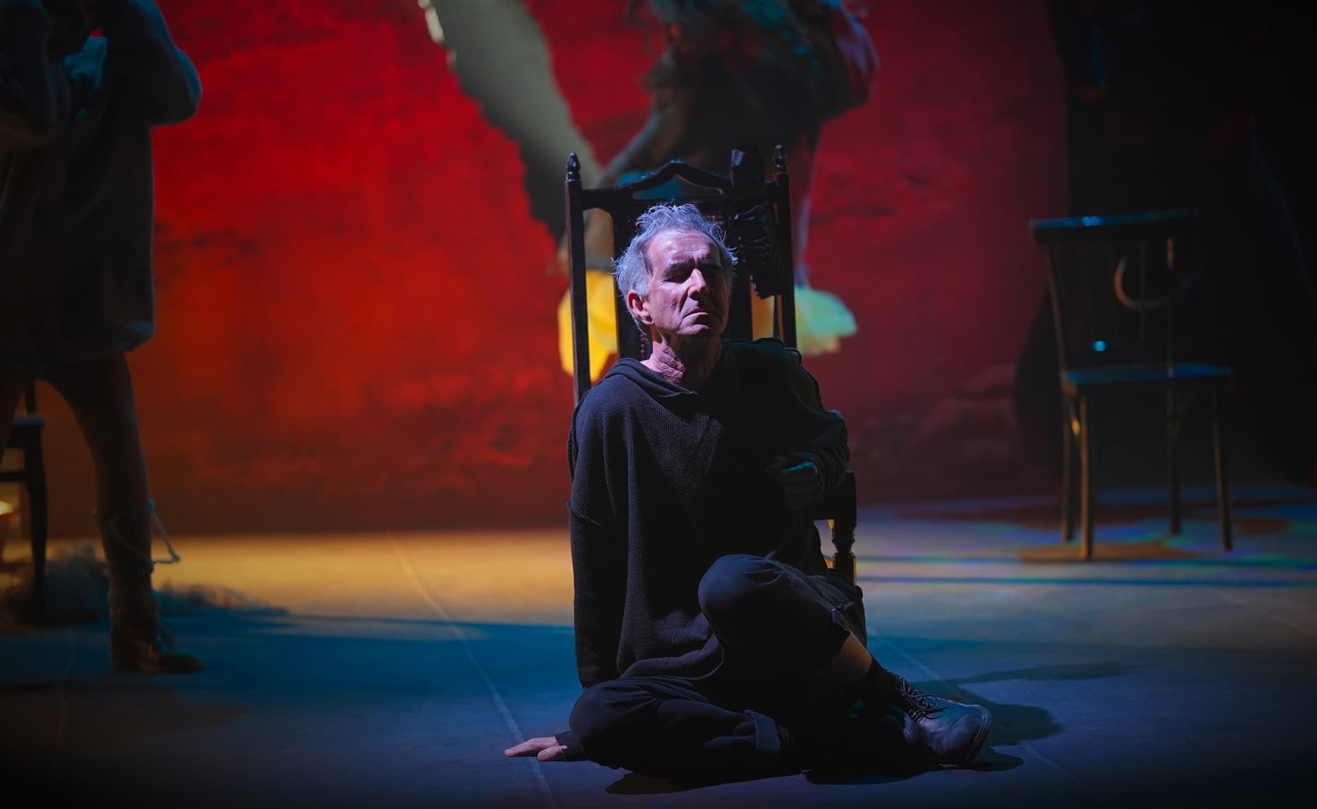 Король умирает (Русский драматический театр им. Горького)