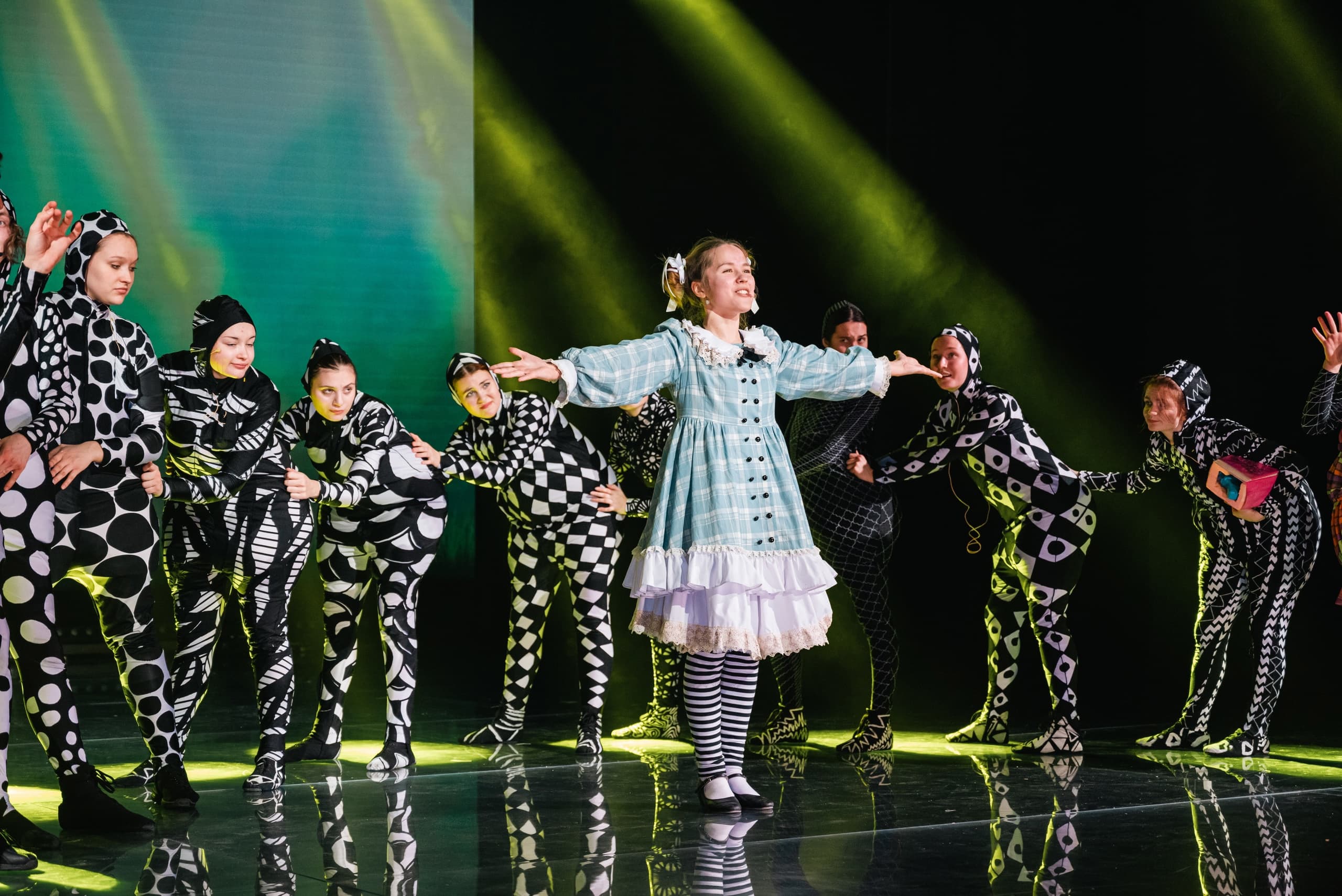 Алиса в стране чудес (Филиал РГИСИ)