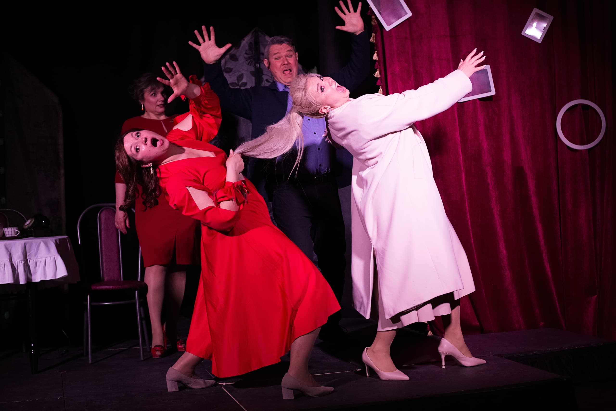 Девичник на кладбище, или Иллюзия вечности (В городе Nⁿ)