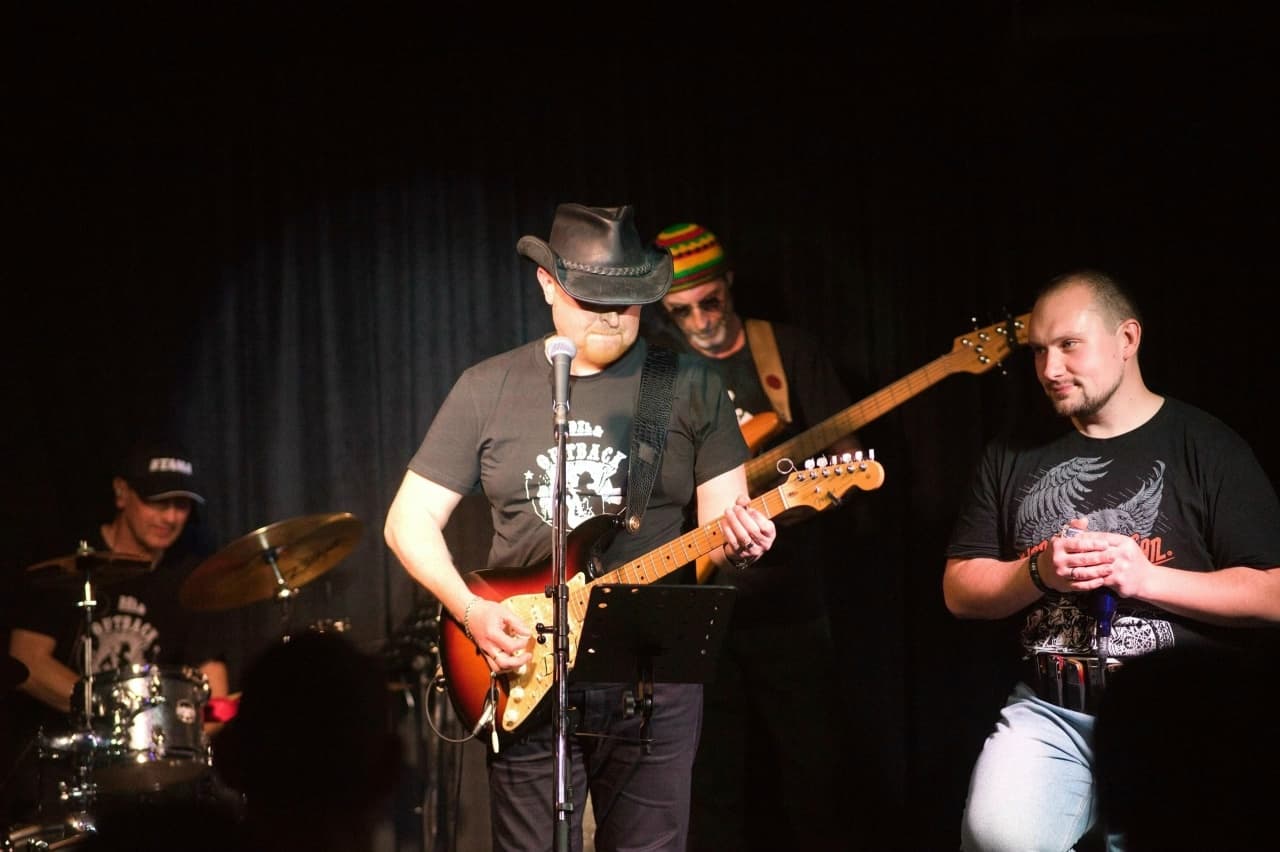 Outback Blues Company (Gamma More)