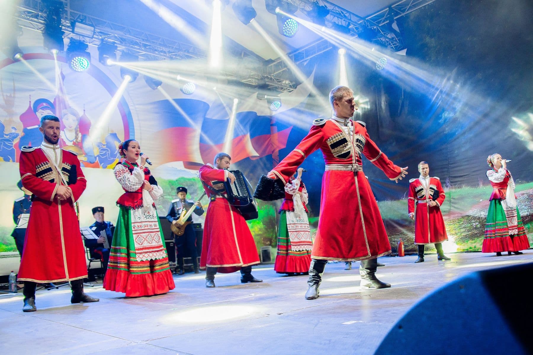 Московский казачий хор (ДК им. Ленсовета)