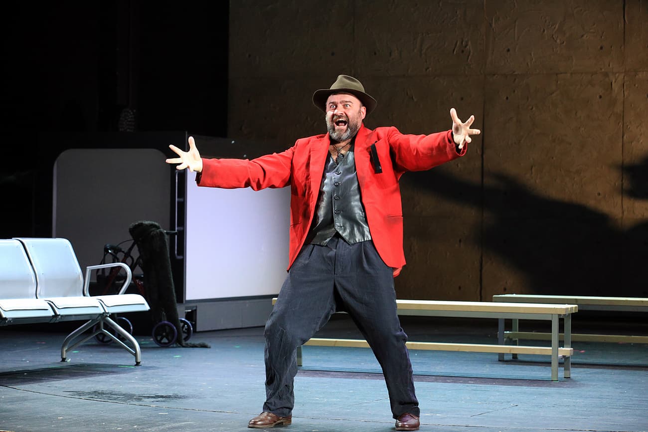 На дне (Мастерская «12» Никиты Михалкова)