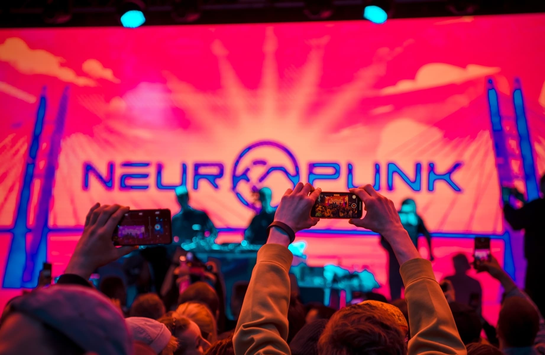 Neuropunk (Roof Place)