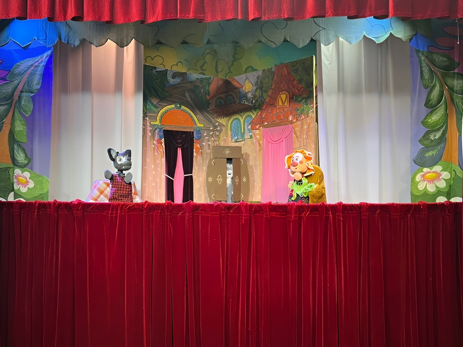 Еще раз о Красной шапочке (Театр музыкальной комедии)