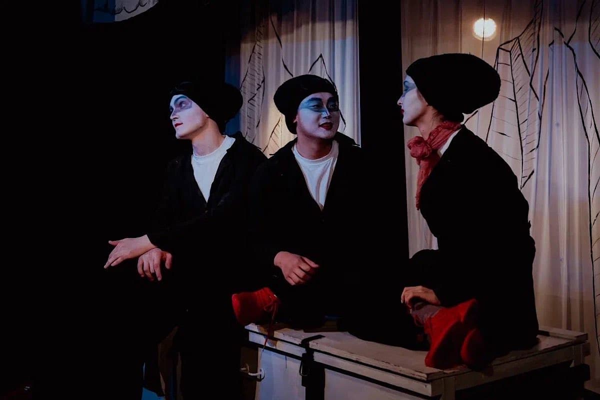 У ковчега в восемь (Эрмитаж)