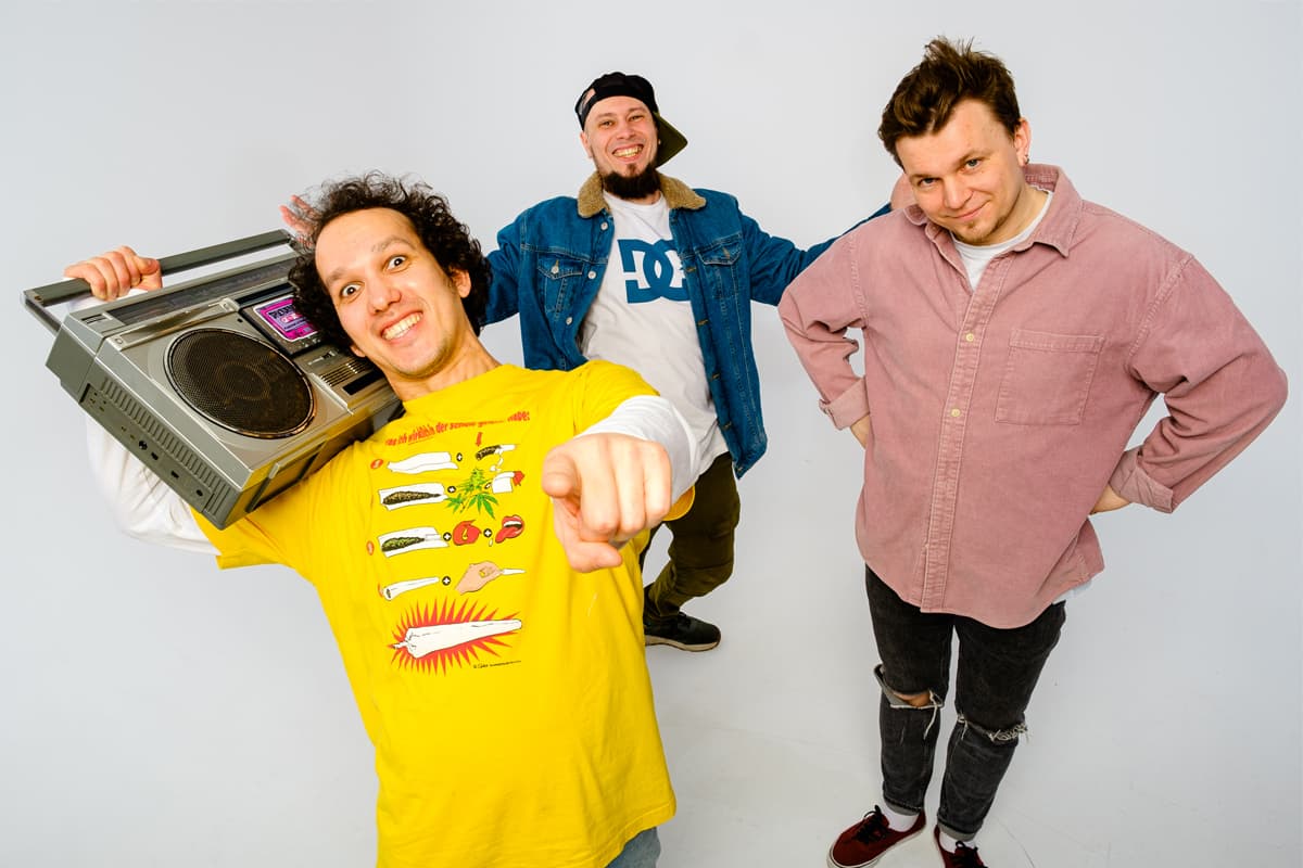 Truckdrivers (Harat’s Pub)