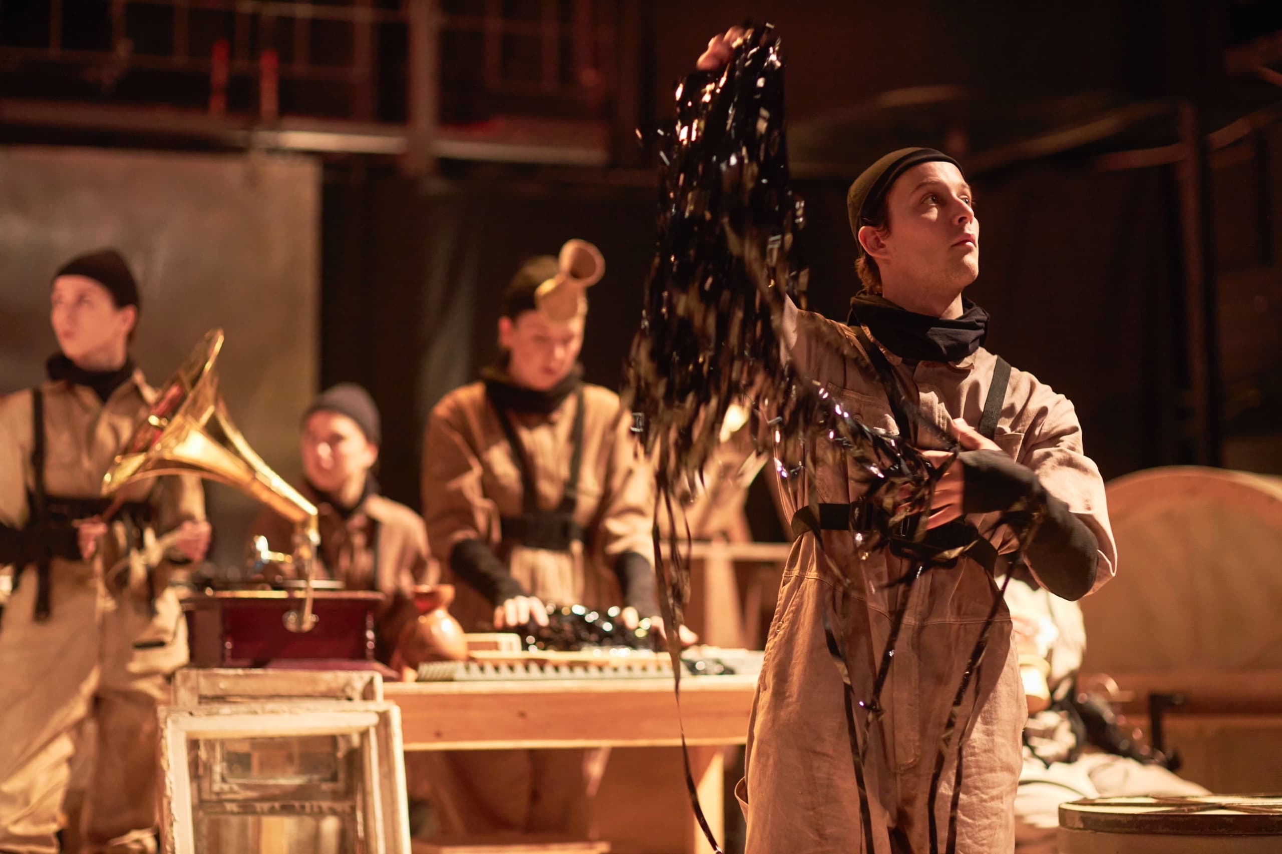 Сон в русскую ночь (Театр им. Вл. Маяковского. Основная и Малая сцены)