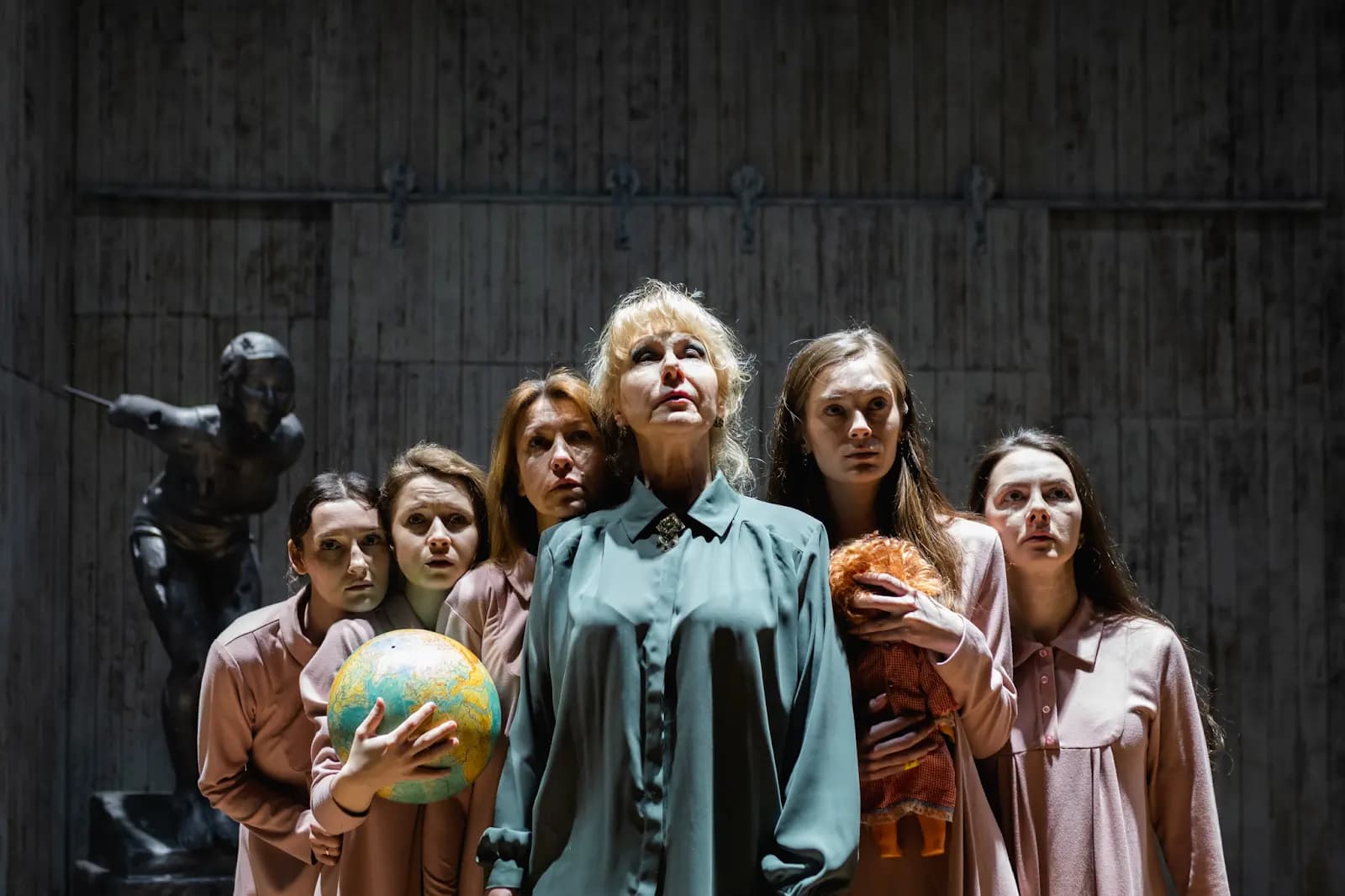 Земля Эльзы (Театр на Васильевском)