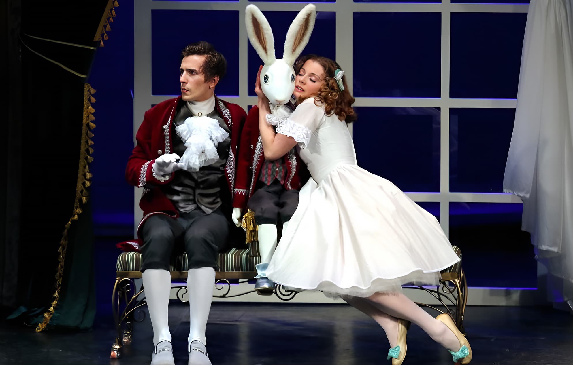 Кролик Эдвард (Драматический театр им. Луначарского)